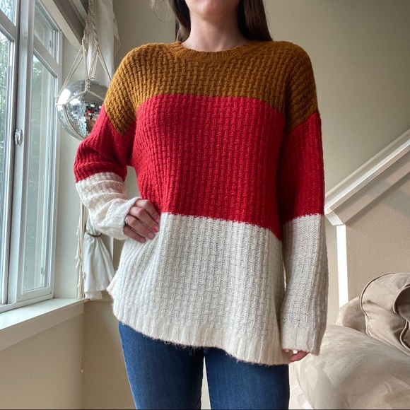 American Eagle Oversized Sweater - Picture 2 of 5